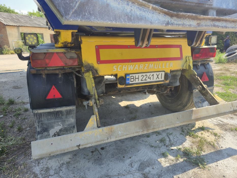 Schwarzmuller HKS 2004 напівпричіп