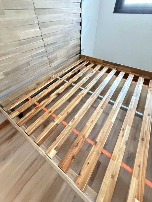 Cama de casal madeira + estrado