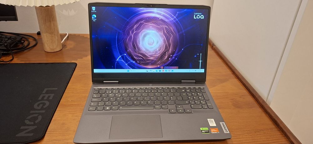Lenovo LOQ 15APH8 - AMD Ryzen 7 7840HS, 16GB, RTX 4060 - Como Novo