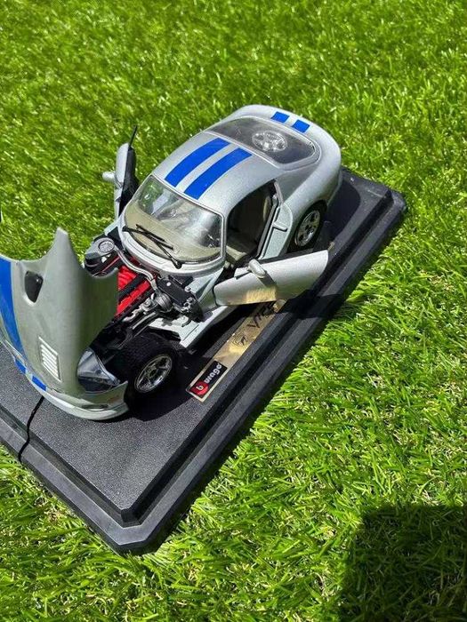 Miniatura Dodge Viper GTS Coupe Bburago 1:24