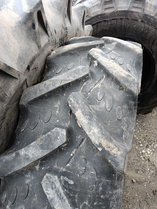280/85R24 BKT RT855 opona rolnicza
