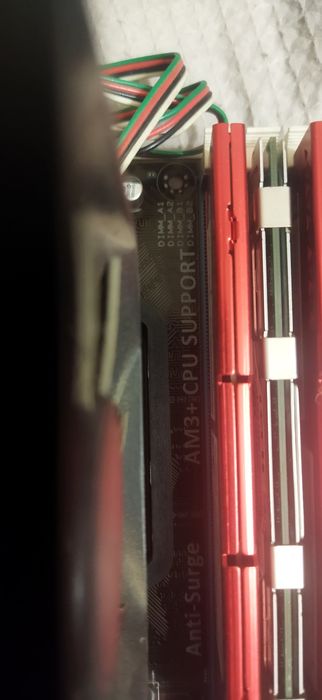 Продам материнскую плату с процесором и оперативной памяти