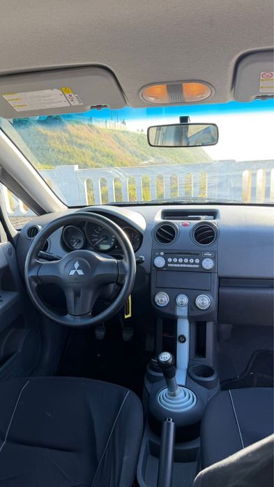 Carro Mitsubishi Colt 2004