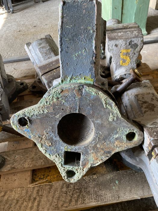 Лещата, тиски слюсарні 125мм