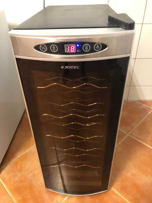 Cave de Vinhos/Garrafeira Eléctrica - Bom Estado