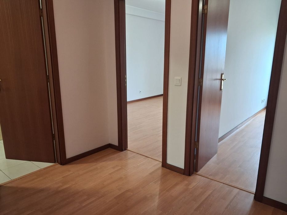 Apartamento T2 com lugar de garagem - Ermesinde