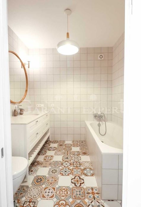 Стильний таун 150 м кв З РЕМОНТОМ В КМ.ЗРУЧНИЙ виїзд у Київ