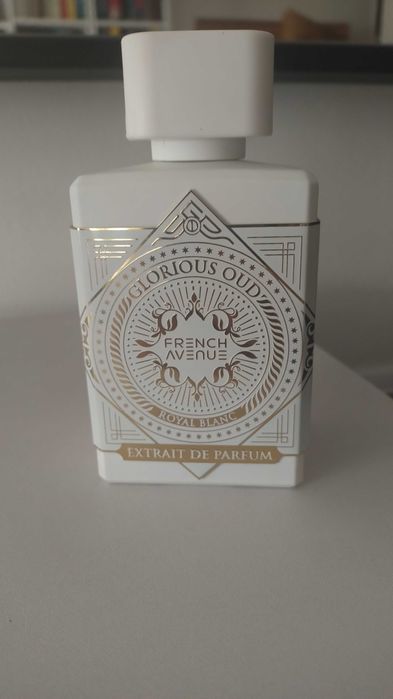 French Avenue Glorious oud extrakt perfum