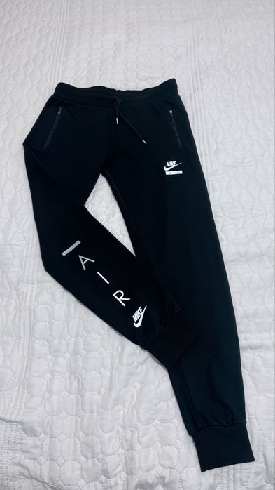 спортивные штаны Nike Air