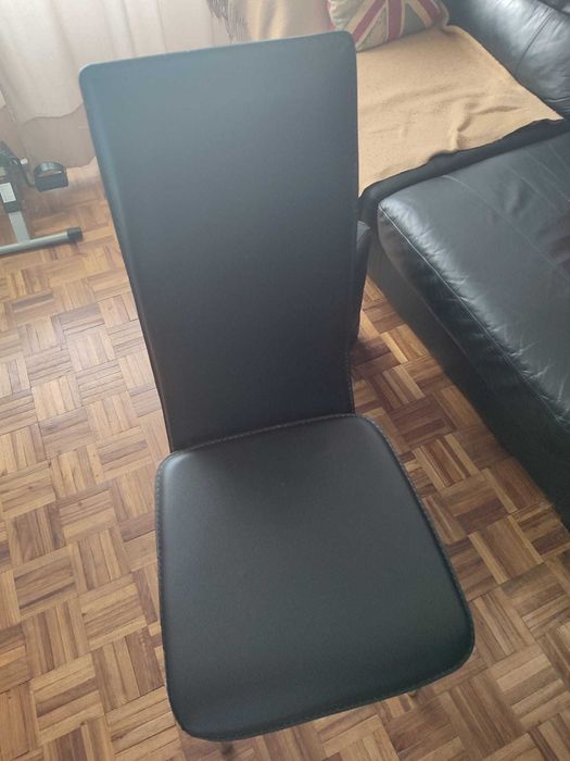 Mesa vidro com 4 cadeiras altas