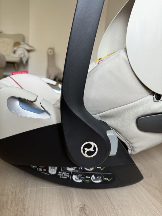 Автокрісло, автолюлька cybex cloud z i-size ferrari silver grey
