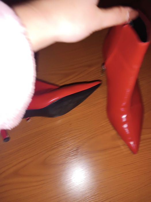 Botas vermelhas tamanho 36 da zara