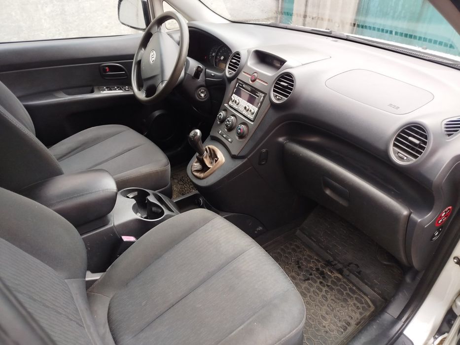 Продам авто KIA Carenc