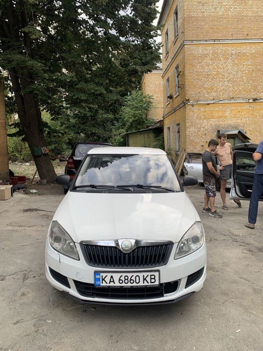 Skoda fabia 2011 1.2 газ бенз
