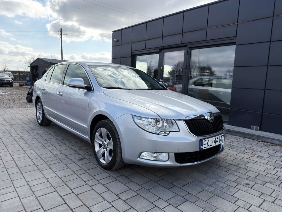 Skoda Superb 1.8 Benzyna Czujniki Parkowania Nawigacja Xenon Alufelgi Klimatyzacja