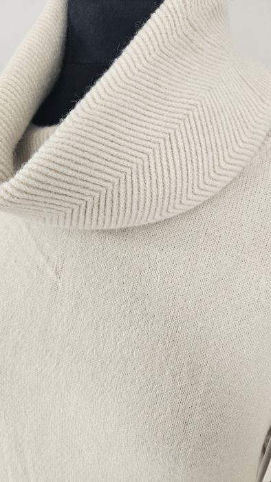 Sukienka dzianinowa golf ecru L XL