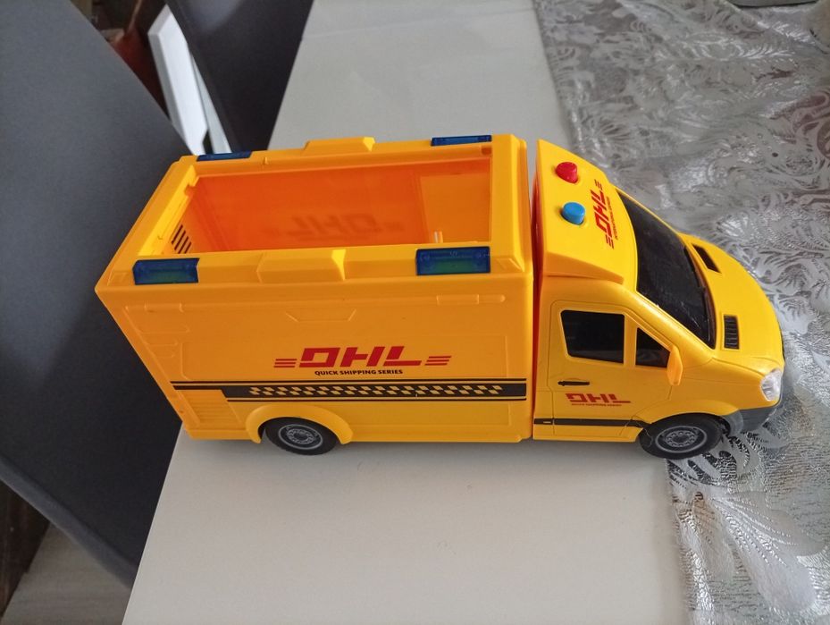 Samochód zabawka DHL