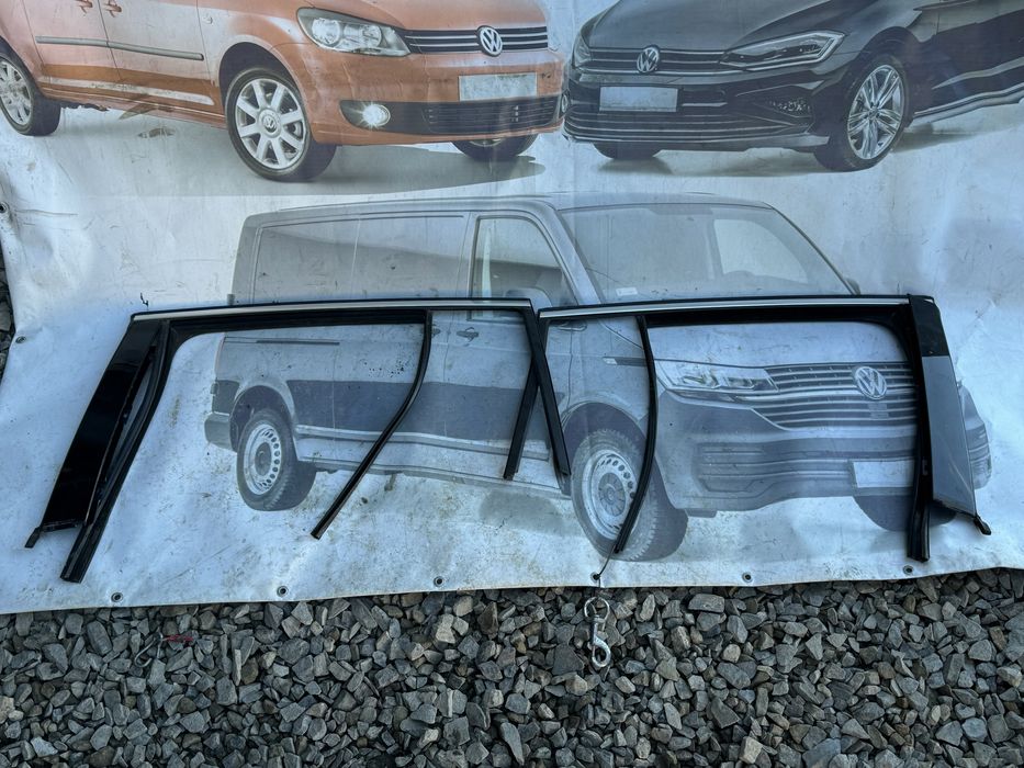 Резинка дверей Tiguan 5N0 молдинг дверний, накладка