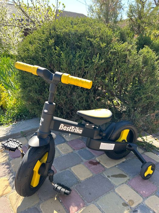 Велосипед з батьківською ручкою BestTrike