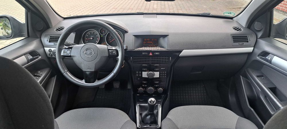 Opel Astra 2010 rok 1.4 Gaz Model po liftingu