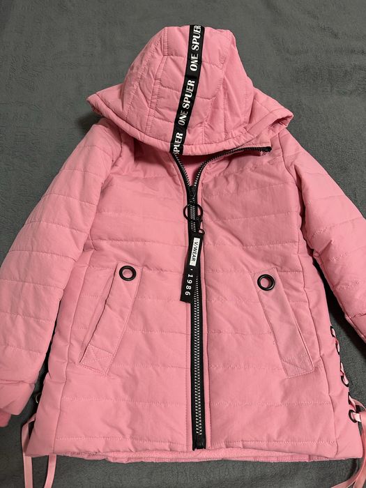 Куртка демісезонна на дівчінку розмір 140