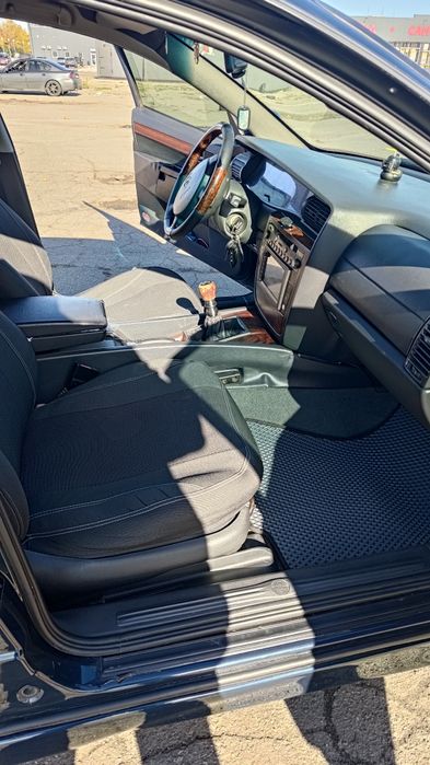 Опель Омега 2000г.