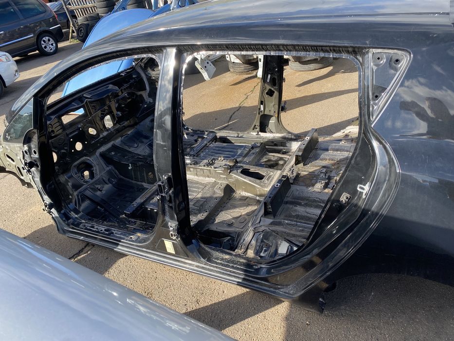 Поріг лівий стійка ліва кузов до Ніссан Ліф Nissan Leaf 11-17 18-23