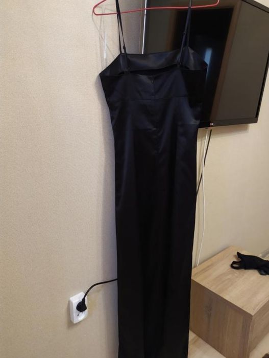 Шикарна чорна сатинова сукня в підлогу Xanaka