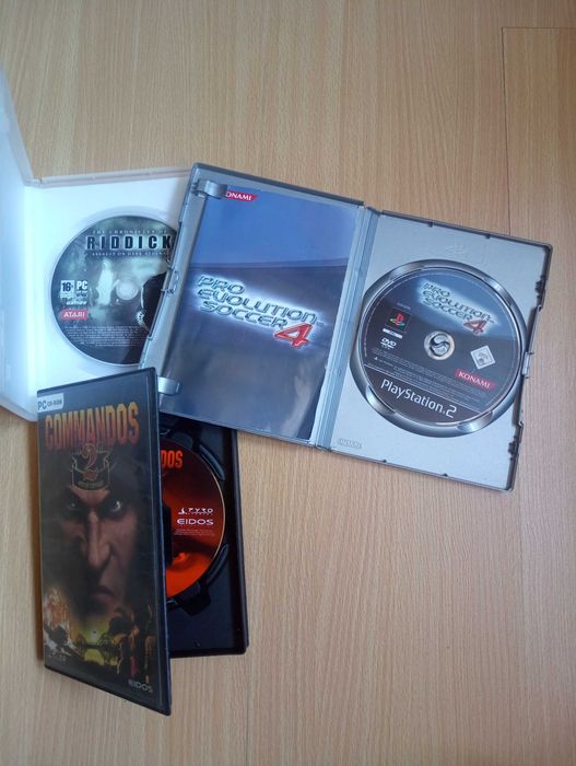 Jogos PC e PS2  & Poster Warcraft
