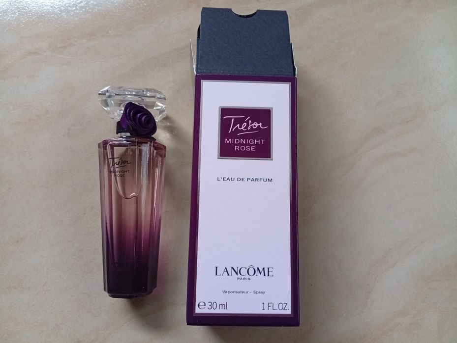 Духи, парфумована вода Tresor Midnight Rose від Lancome.