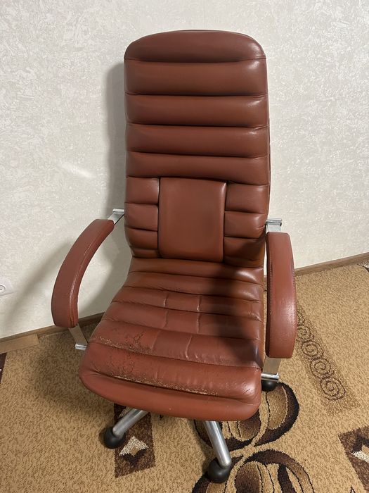 Кресло компьютерное , офисное кресло