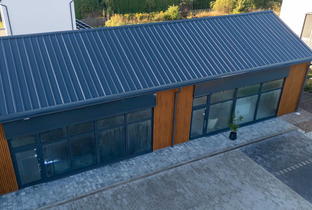 Pawilon handlowy, hala z witrynami 10x30x4m producent