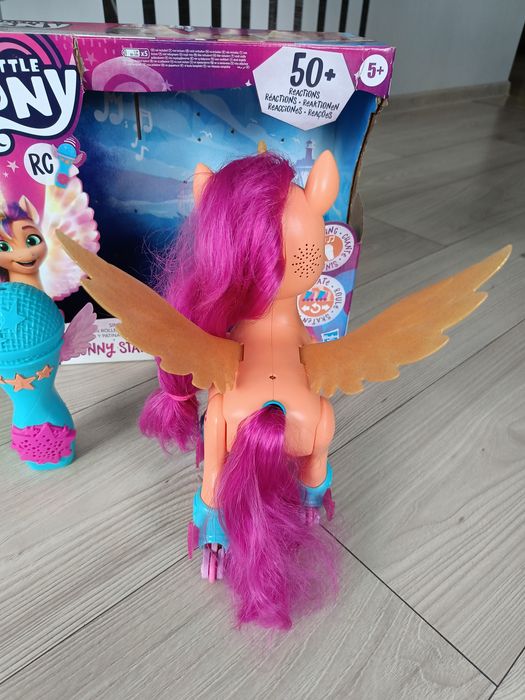 Śpiewająca Sunny na rolkach kucyk My Little Pony