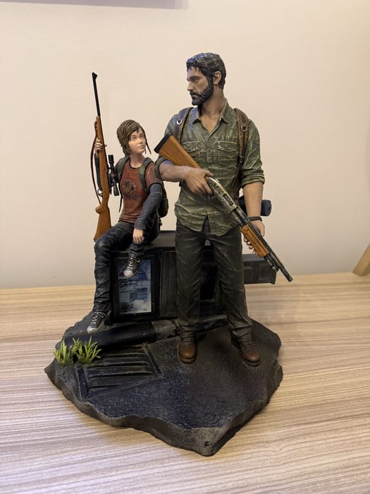 The Last of us post pandemic edition Joel & Ellie Estátua PS3 Raro