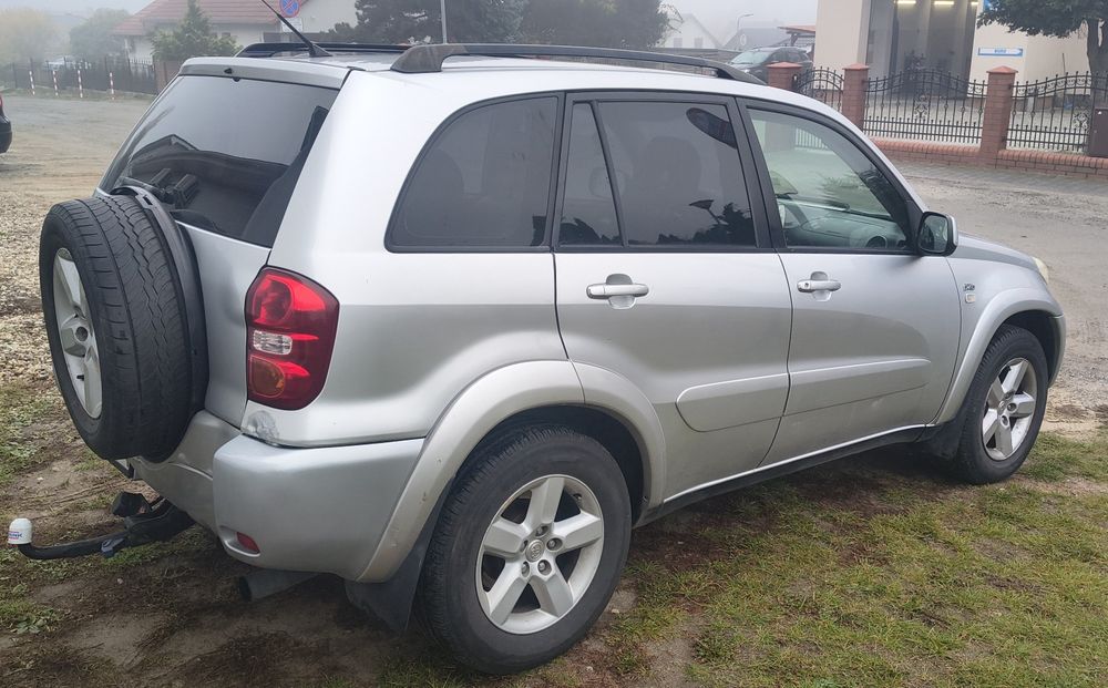 Toyota RAV4 2004rok