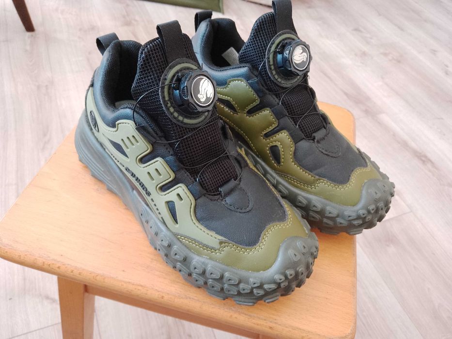 Buty sportowe z systemem BOA