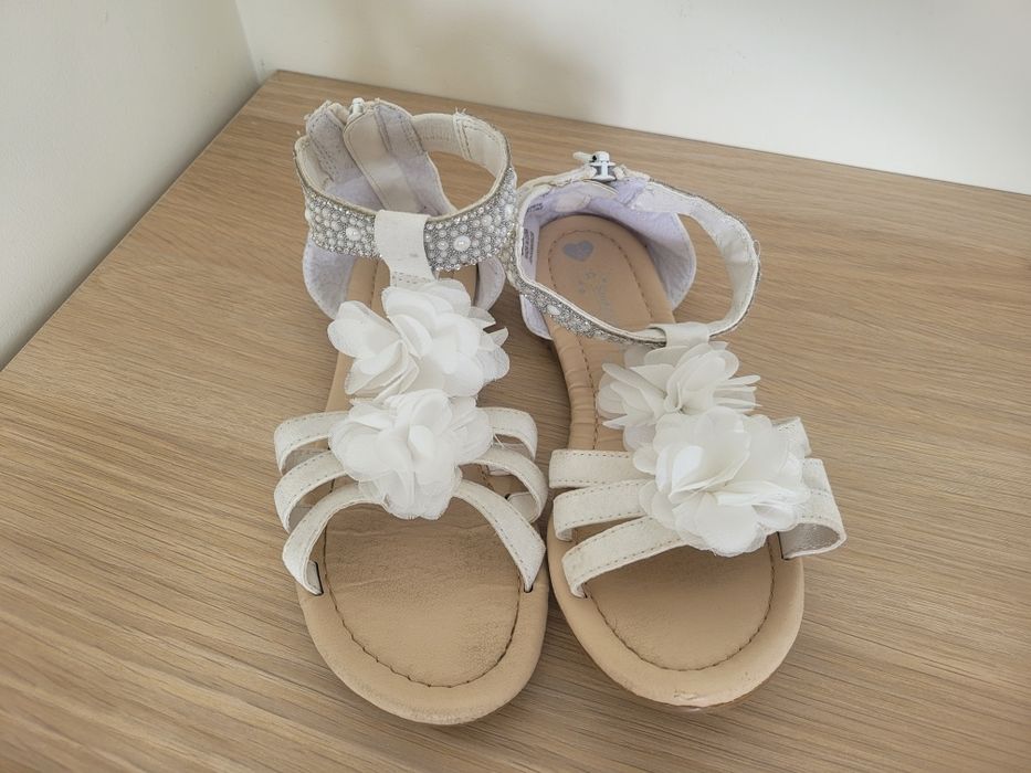 Sandałki eleganckie białe rozm. 33