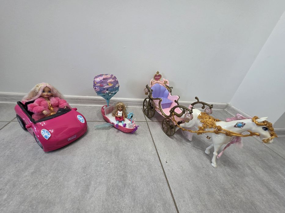 Barbie karoca samochód balon