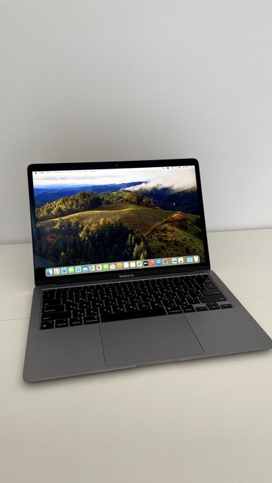 MacBook Air M1 2020, 8/256/88% batarii