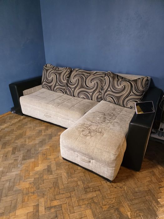 Продаж двокімнатної квартири, пр-т Леоніда Каденюка 9