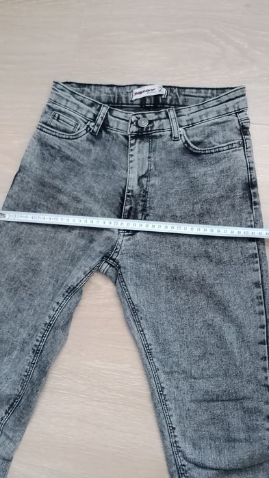 Джинси жіночі 2 шт за 325грн в ідеальному стані