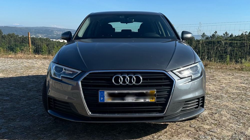 Audi A3 Sportback 1.6 TDI – Nacional – CarPlay – Travões Novos