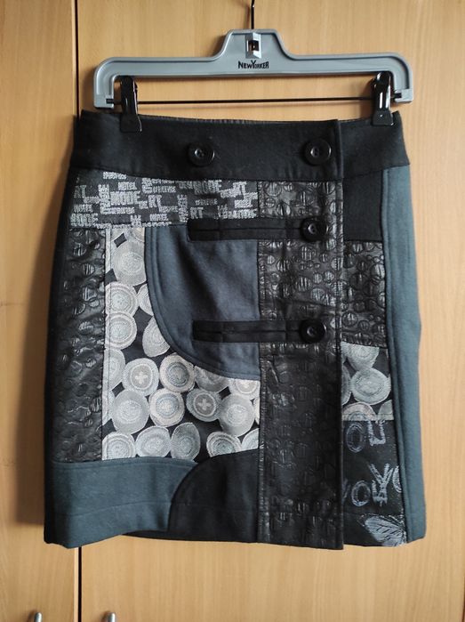 Spódnica z wełną Desigual rozmiar XS