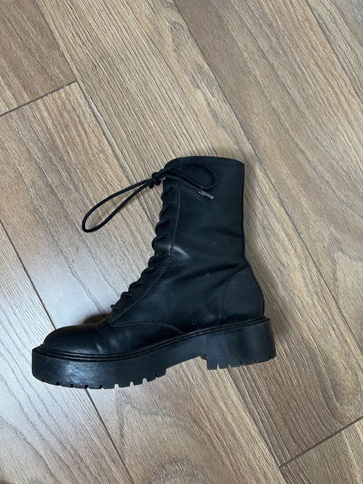 botki trapery martwnsy bershka