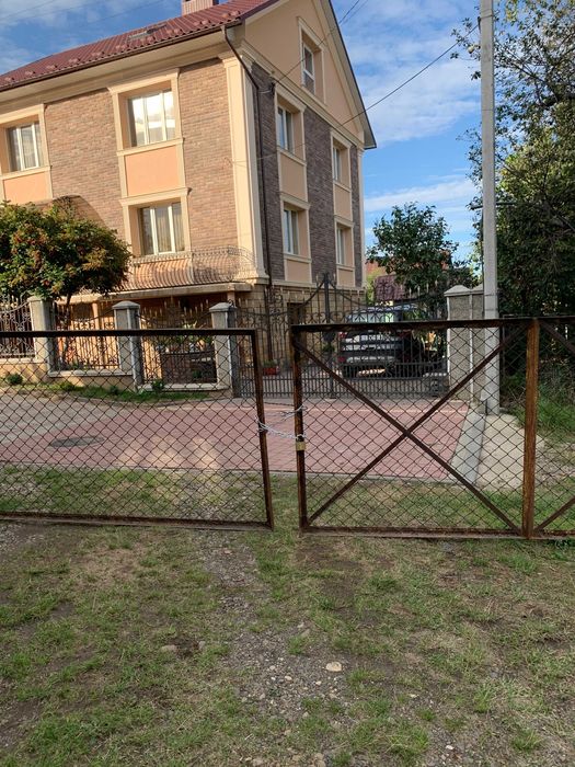 Продажа Житлового будинка  327 кв.м в м. Чернівцях + Київ