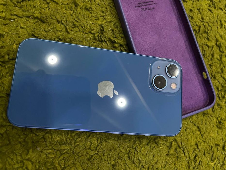 Телефон IPHONE 13