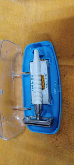 Gillette antiga.