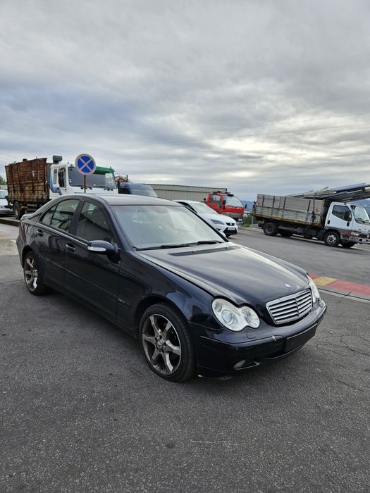 Mercedes-Benz C220 CDi Sport Edition W203 de 2006 para peças
Não vend