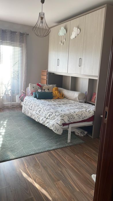 Cama  solteiro / criança co  roupeiro (estúdio) com