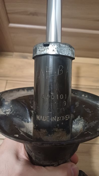 Продай передню ліву стiйку на Кіа Cerato 2008 р.